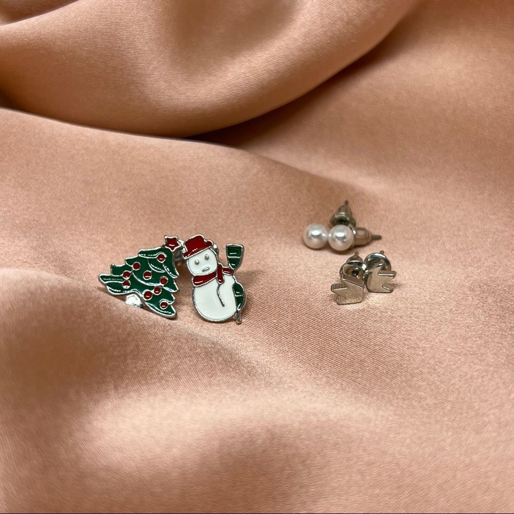 Nwt Christmas Holiday Snowman Christmas Tree Silver Crown & Pearl Stud Earrings